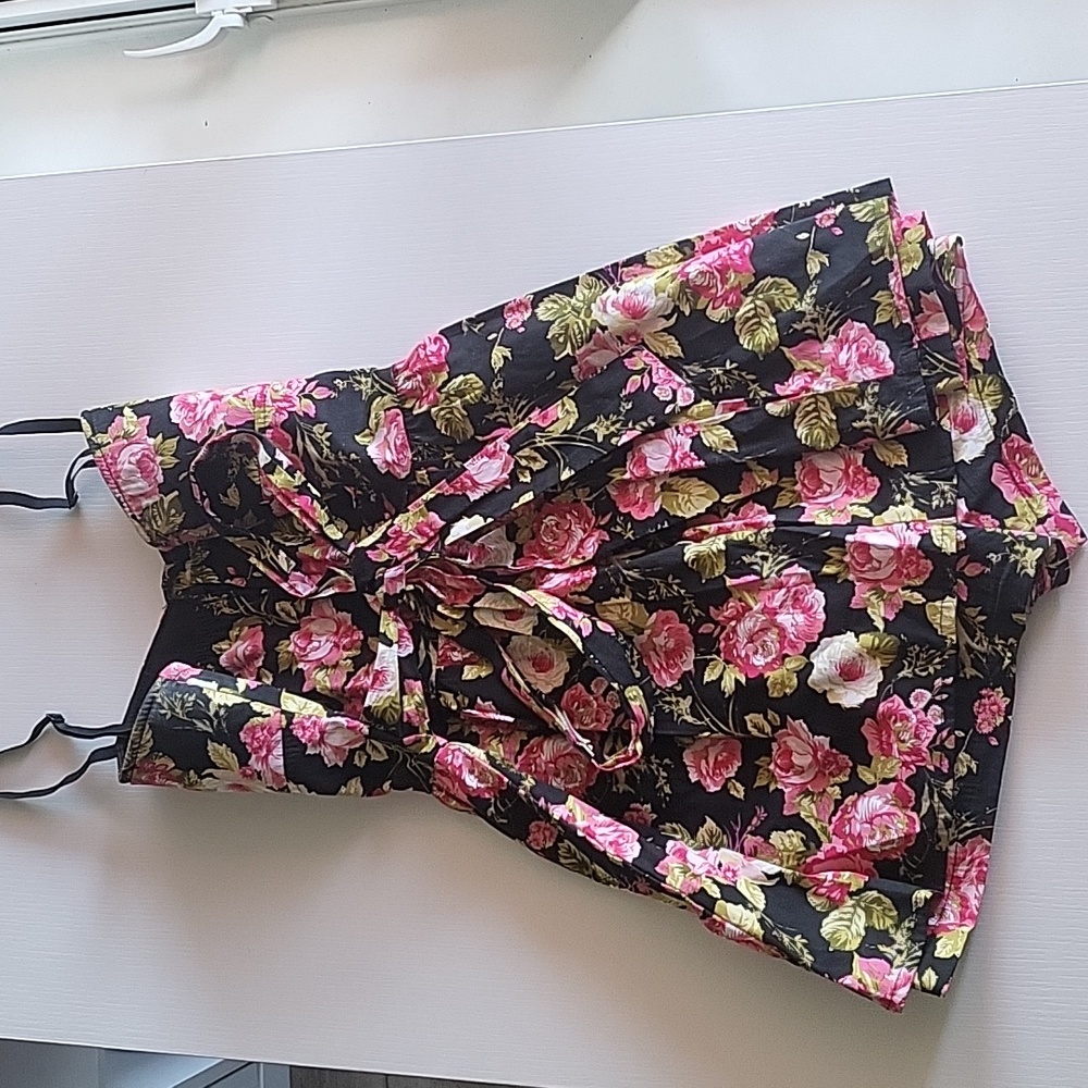 Floral Romper - Picture 2 of 7